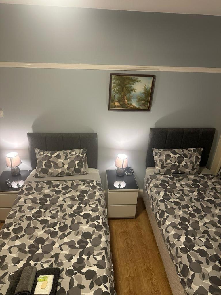 North West Lodge Guest House Лондон Экстерьер фото